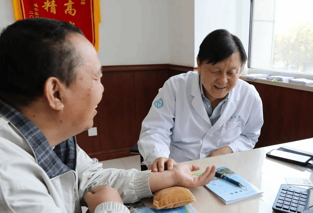 弘扬中医国粹 普惠万家健康 | 玲珑英诚医院开展世…